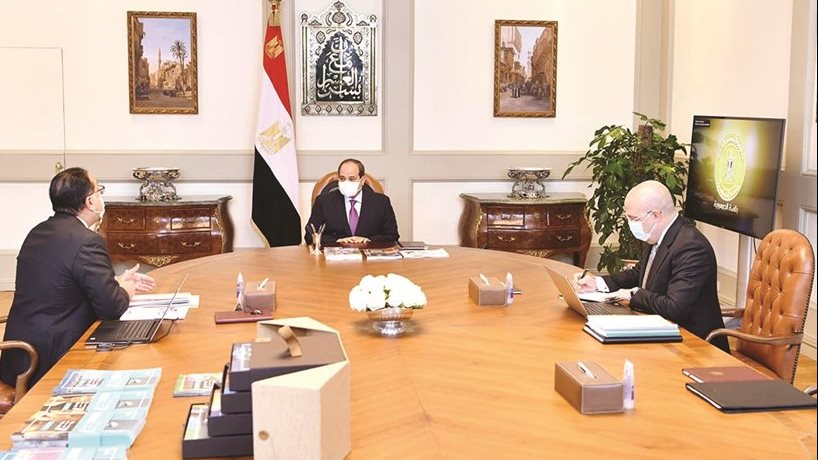 جانب من اجتماع الرئيس عبدالفتاح السيسي أمس مع د.مصطفى مدبولي