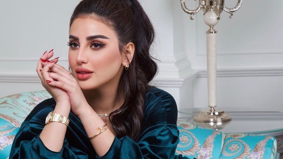  الفنانة الاماراتية ميثا محمد