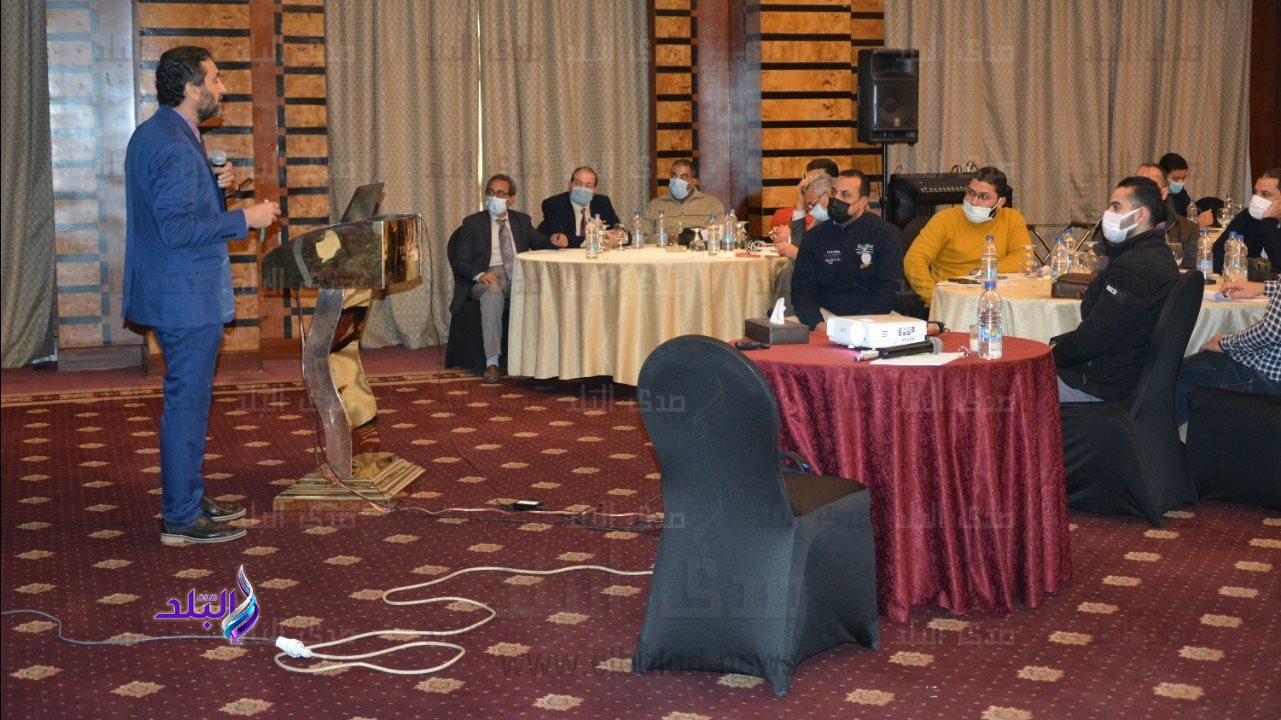 تدريب العاملين في مدارس التكنولوجيا التطبيقية