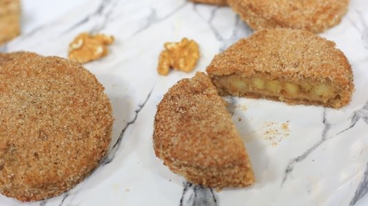 طريقة عمل فطائر التفاح والقرفة