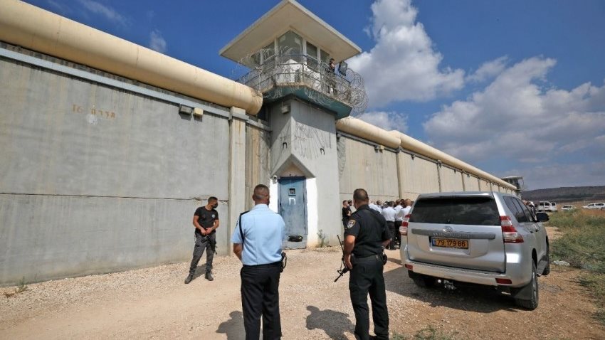 المعتقلات الإسرائيلية