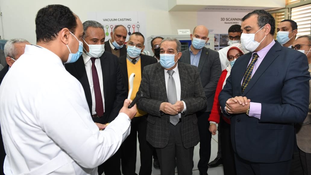 وزير الإنتاج الحربي 