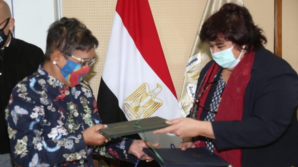 وزيرة الثقافة