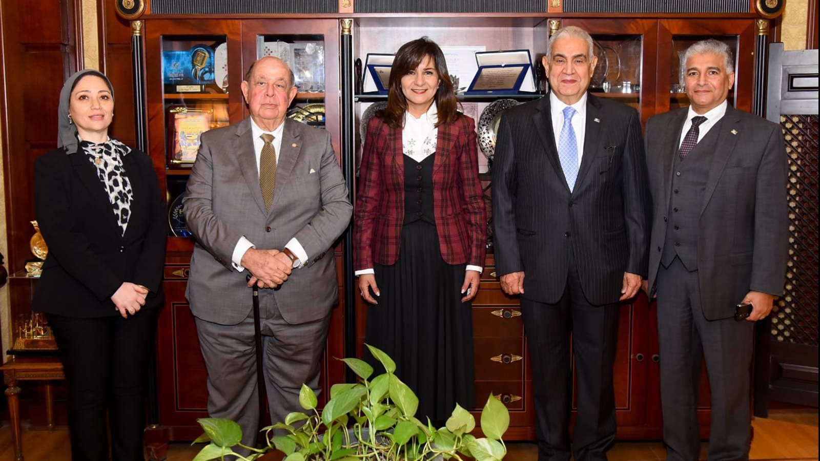 وزيرة الهجرة 