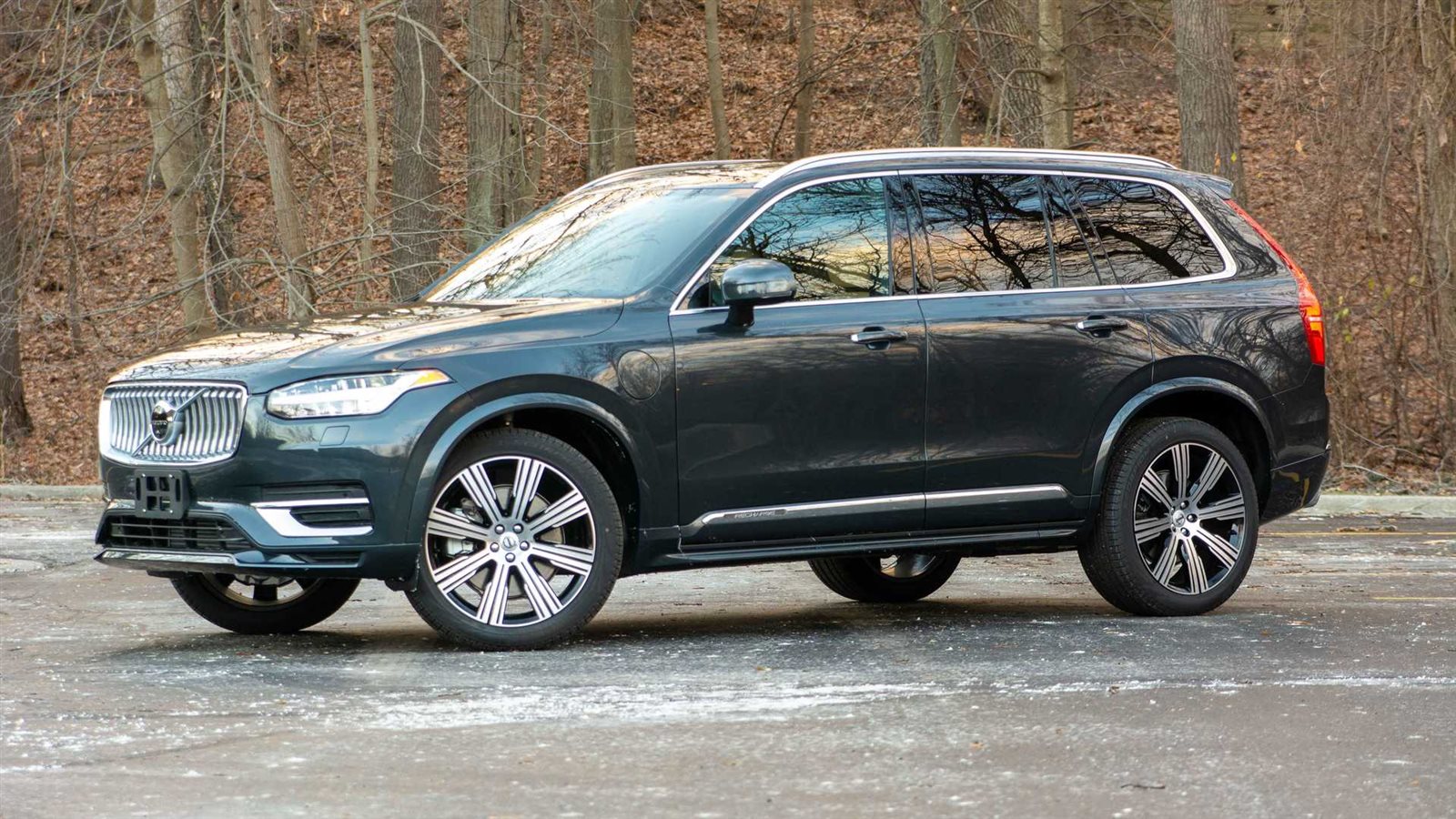 فولفو تستمر في إنتاج طراز XC90 رغم وصول النماذج الكهربائية