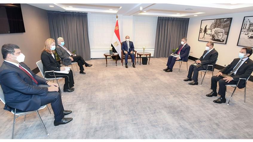 الرئيس السيسي مع الرئيس التنفيذي لشركة التكريك البلجيكية