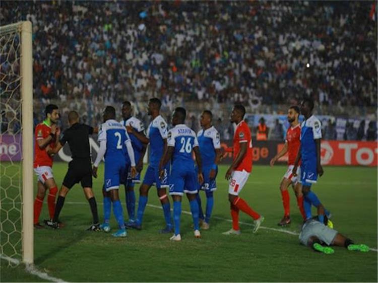 لقاء سابق بين الاهلي والهلال