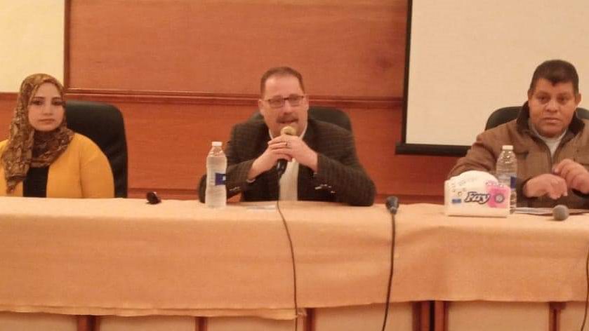 ندوة عن تأثير التواصل الاجتماعي علي الشباب 