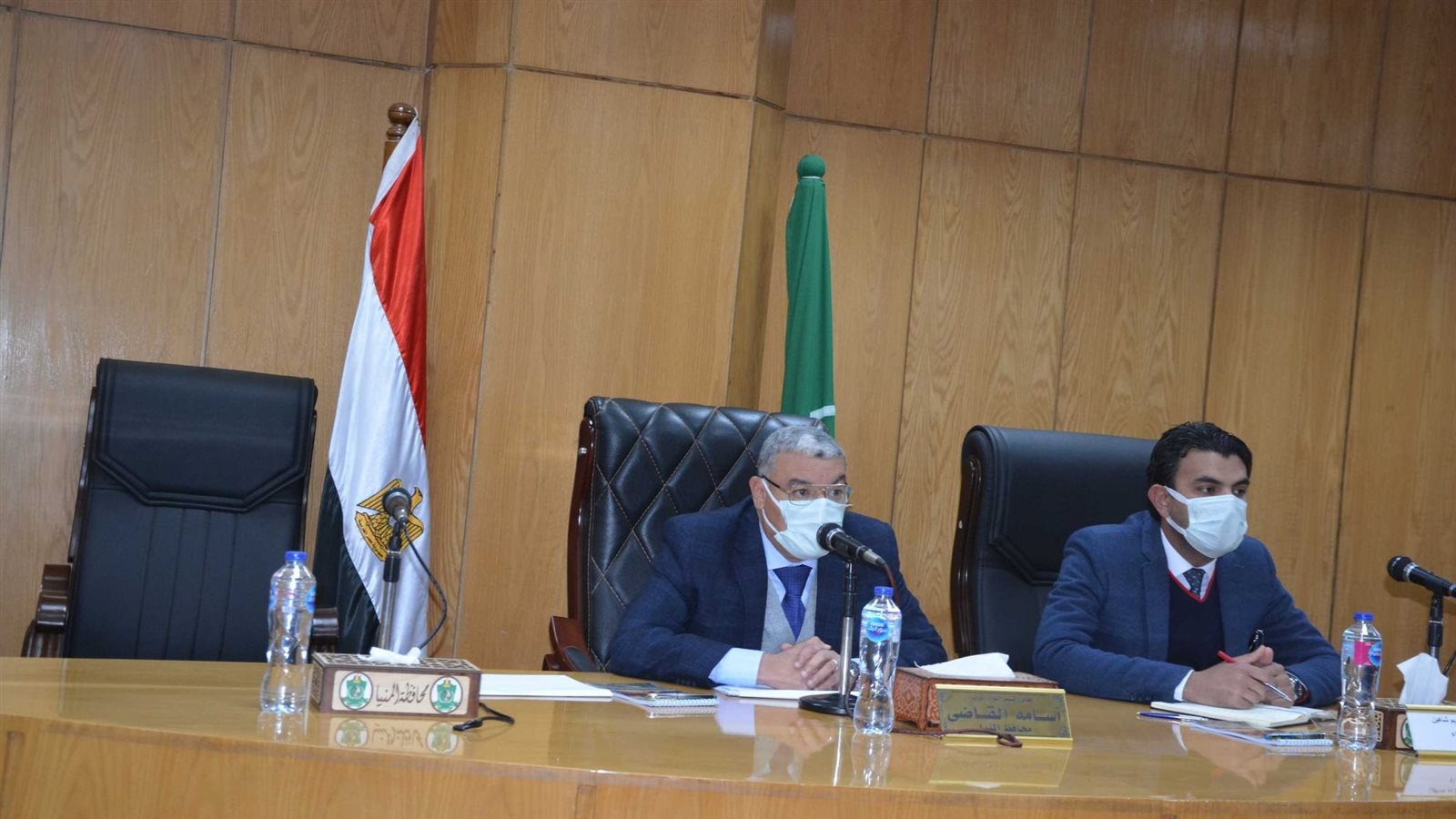 محافظ المنيا خلال الاجتماع 