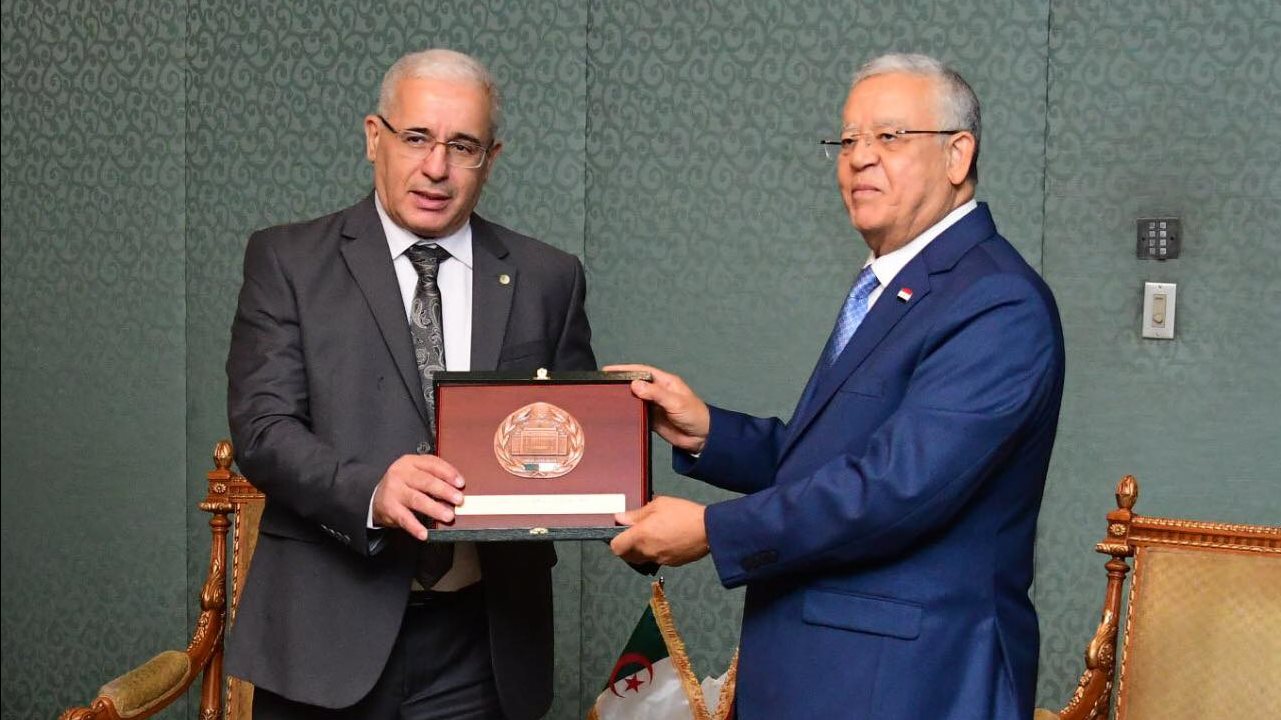 رئيس النواب مع نظيره الجزائري