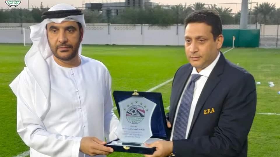 الاتحاد الإماراتي يكرم محمد أبو الوفا