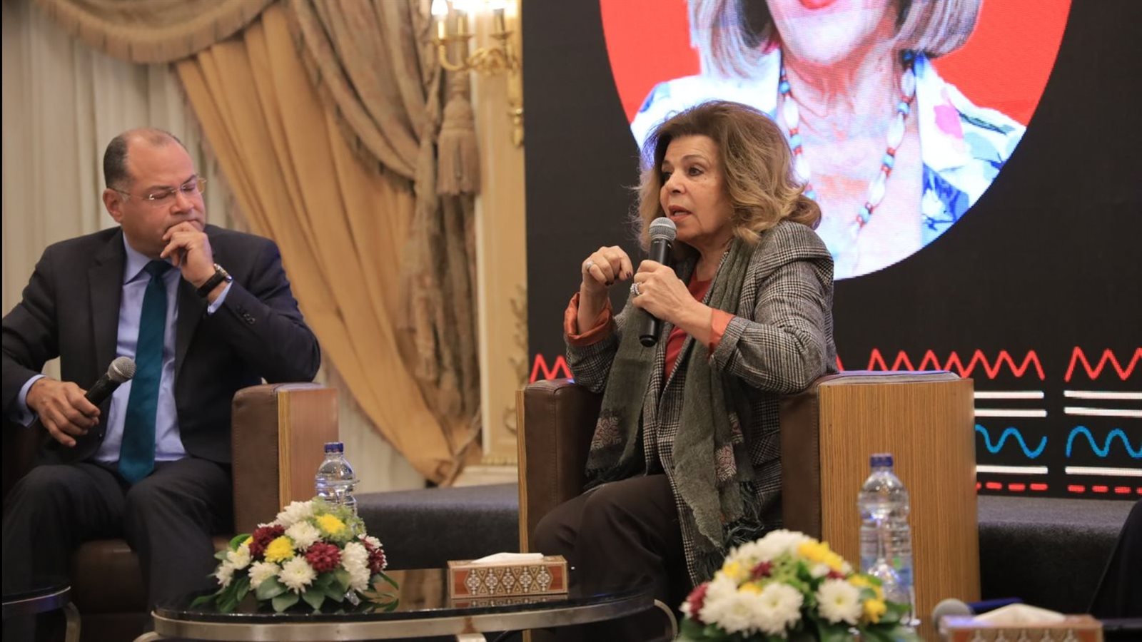 السفيرة مشيرة خطاب 