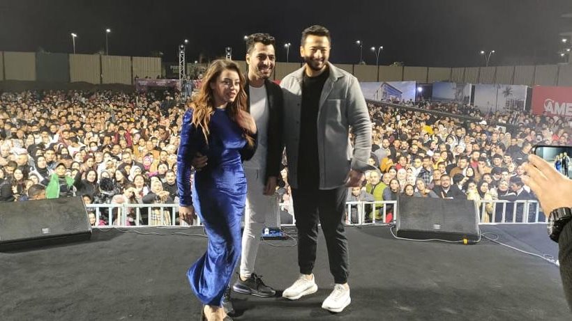 حمادة هلال وإلهام عيد البديع وخطيبها