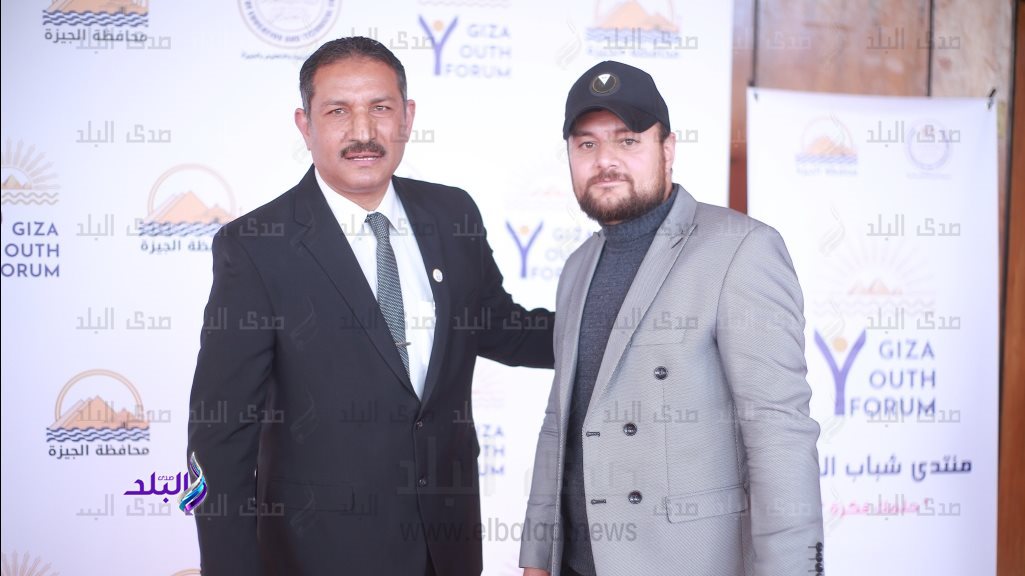 وكيل وزارة التبية والتعليم بالجيزة مع محرر صدى البلد وكيل وزارة التبية والتعليم بالجيزة مع محرر صدى البلد