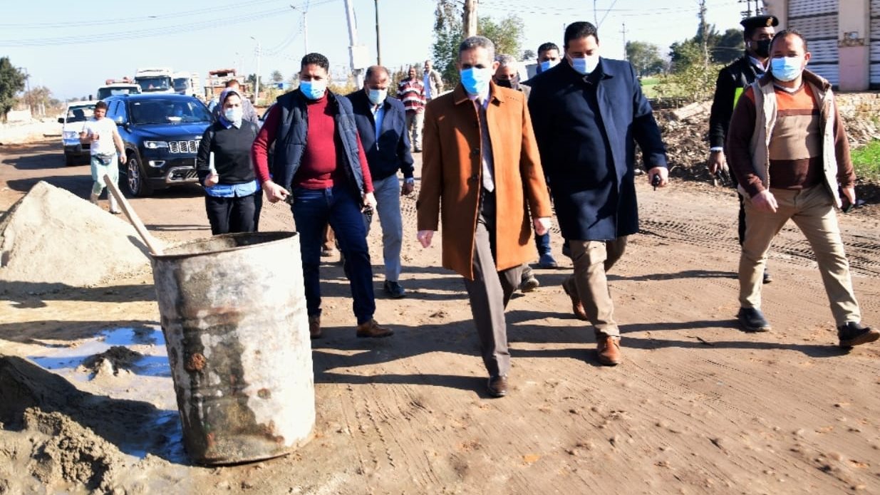 محافظ الغربية يقود حملة لرفع الإشغالات بالطريق الدولي