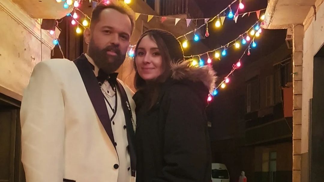 محمد عبد العزيز وزوجته