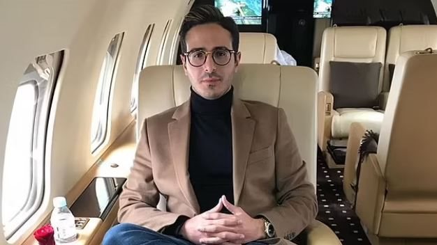 سيمون ليفيف محتال تيندر