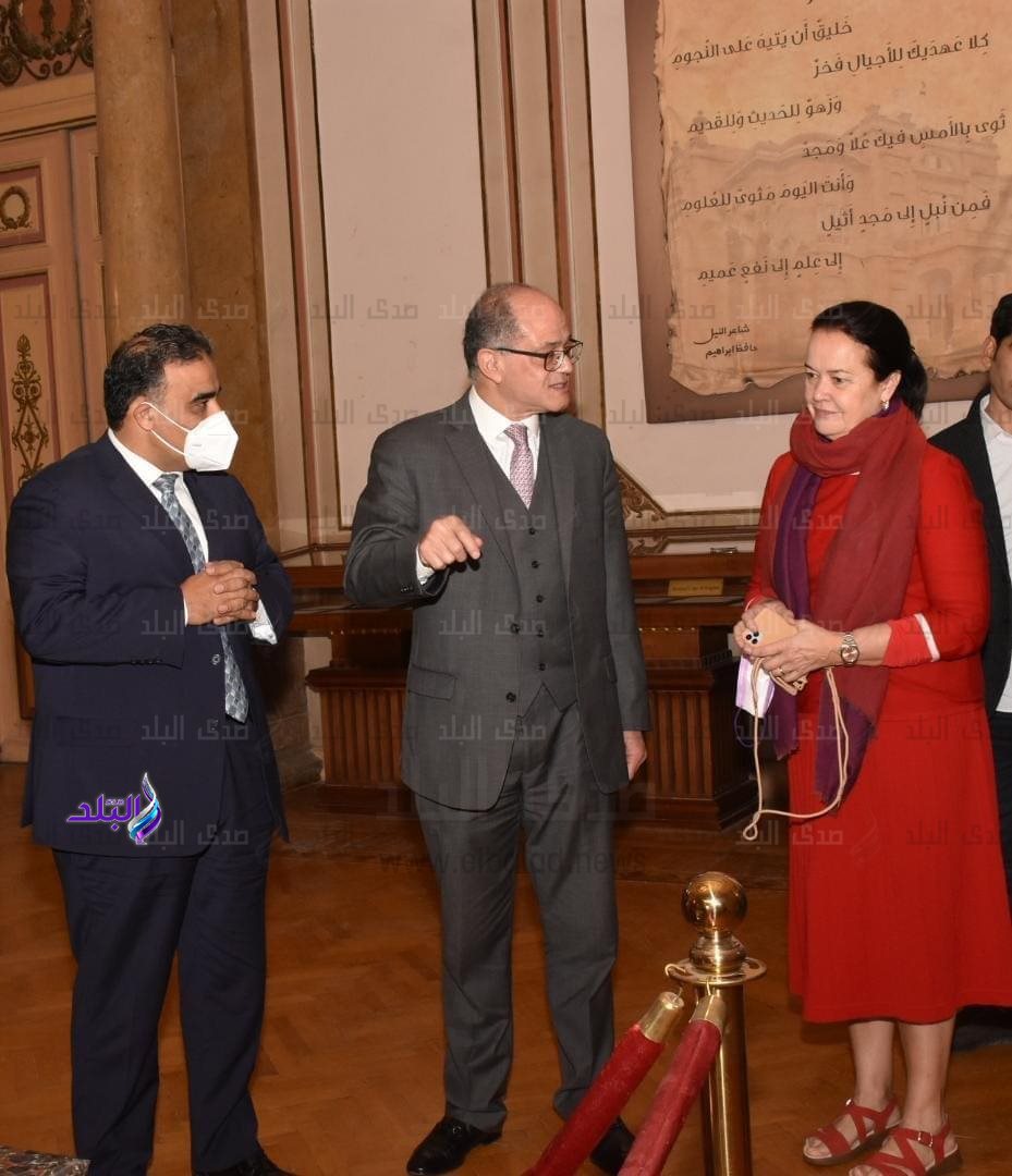 نائب رئيس جامعة عين شمس للدراسات العليا والبحوث يلتقي رئيس الجمعية الأوروبية للأورام