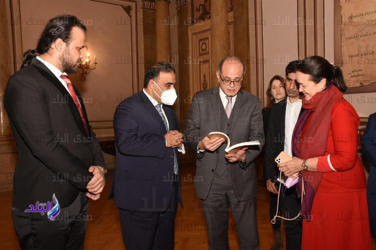 نائب رئيس جامعة عين شمس للدراسات العليا والبحوث يلتقي رئيس الجمعية الأوروبية للأورام