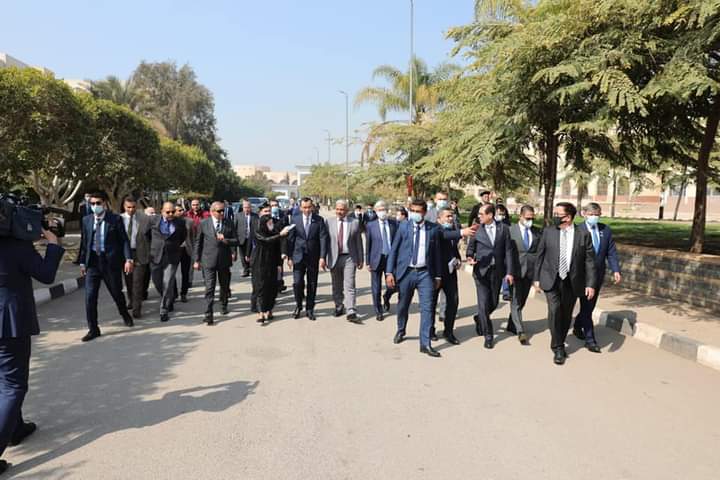 رئيس جامعة الأزهر يصطحب رئيس مجلس الشيوخ الكازاخستاني