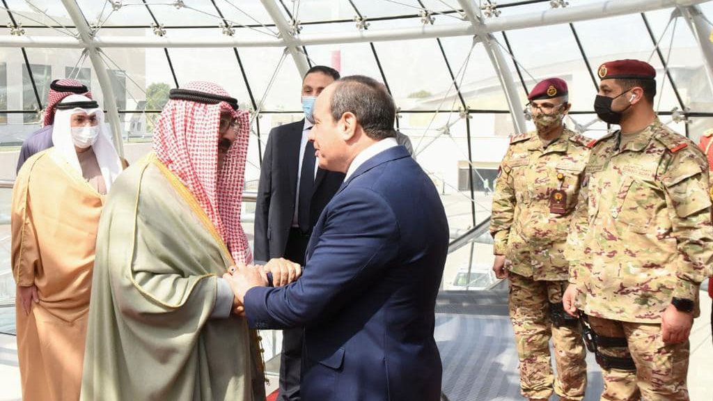 الرئيس السيسي يصل الكويت الرئيس السيسي يصل الكويت