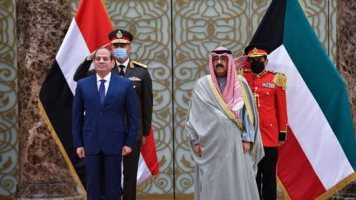 الرئيس عبد الفتاح السيسي مع رئيس الوزراء الكويتي
