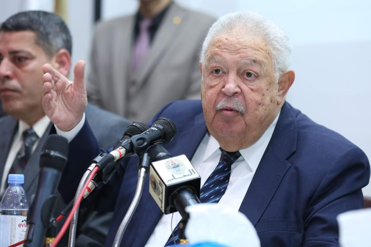 نقيب المحامين 