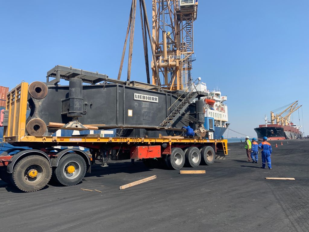 ميناء السويس