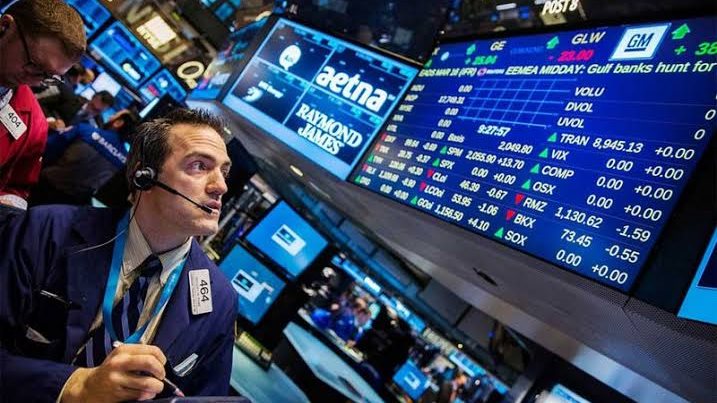 انخفاض العقود الآجلة للأسهم الأميركية مع إغلاق مؤشر S&P 500 للسنة الثانية