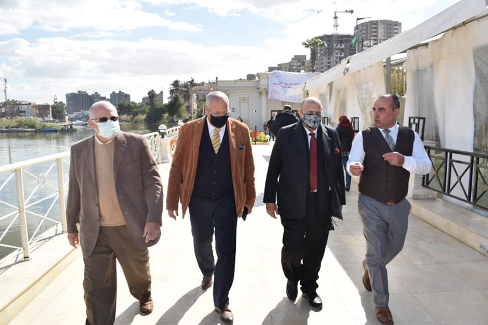 رئيس اللجنة المشرفة