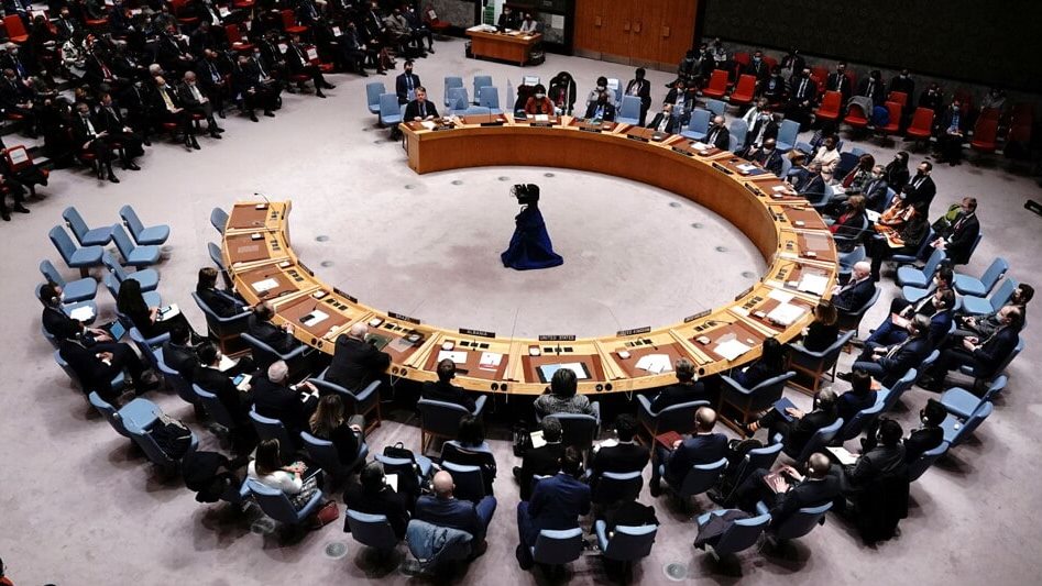 إسرائيل تنقل طاقم سفارتها من أوكرانيا لبولندا