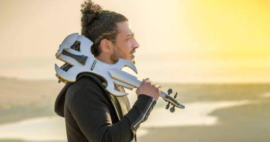 عزمي مجدي أشهر عازف كمانجا على السوشيال