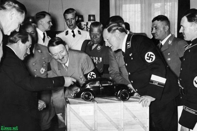 أدولف هتلر يطلق سيارة فولكس فاجن فى مثل هذا اليوم عام 1936