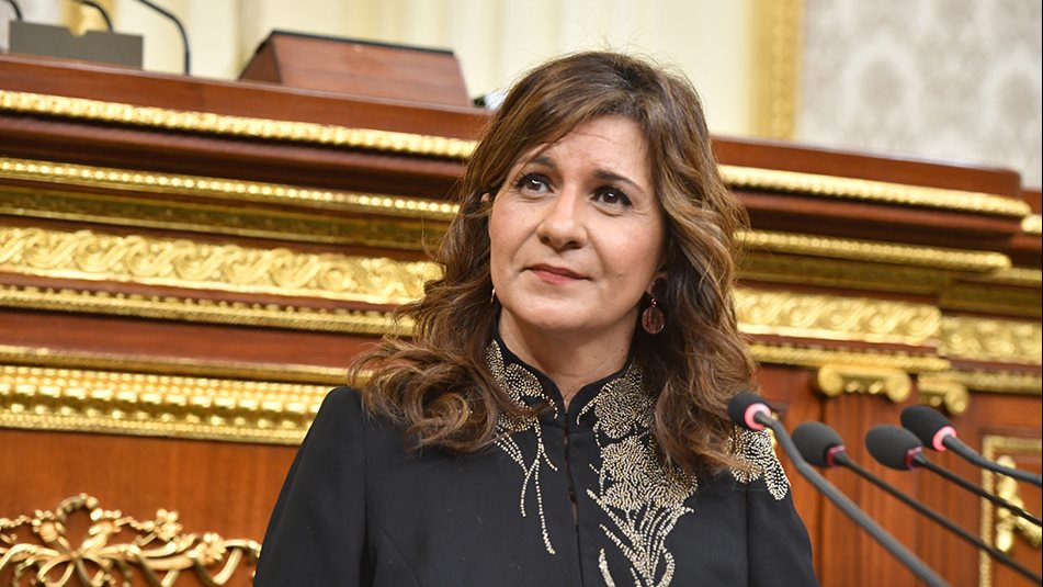 نبيلة مكرم 