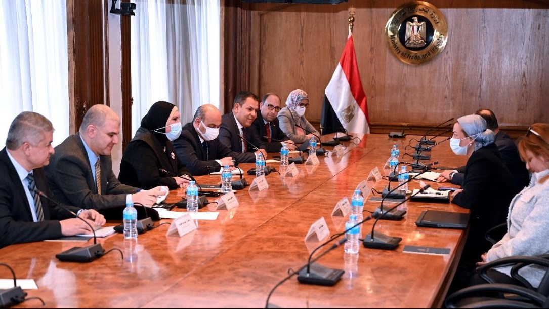 بحث استعدادات استضافة مصر لـ مؤتمر المناخ COP27