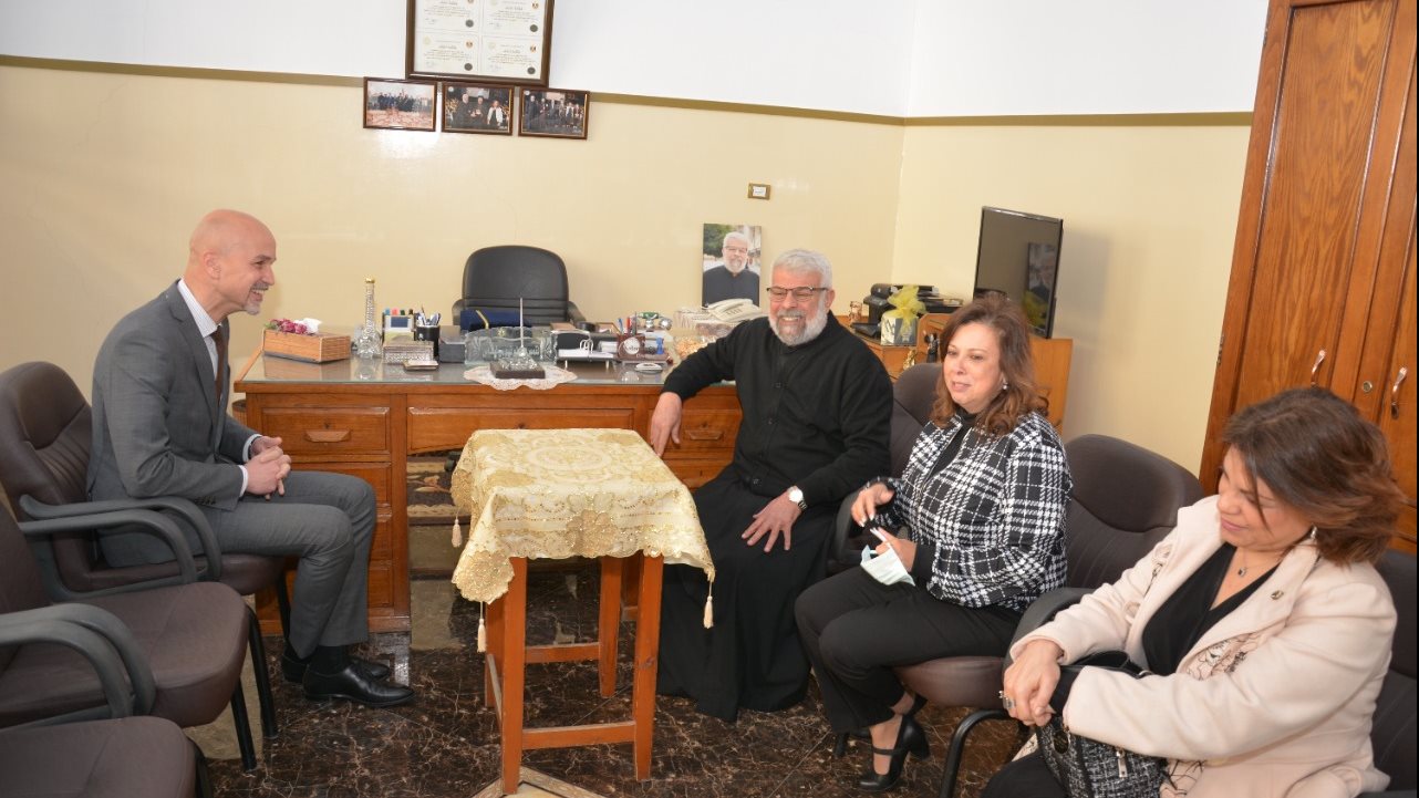 قنصل فرنسا يزور مدرسة جيرار 