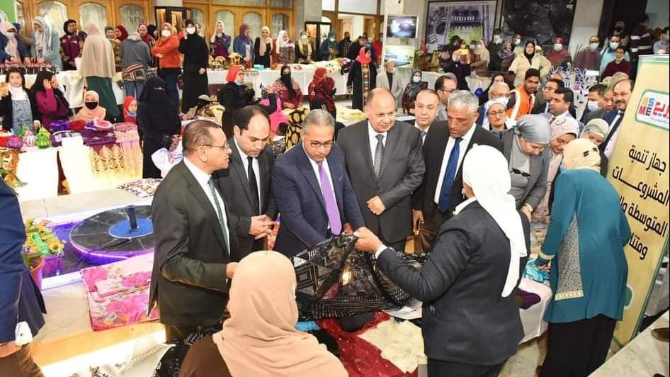 معرض فني للمنتجات اليدوية والحرف التراثية