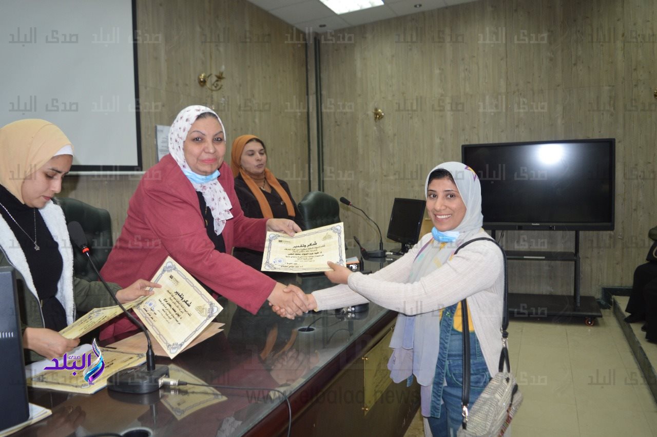 تمريض عين شمس تكرم أعضاء هيئة التدريس 