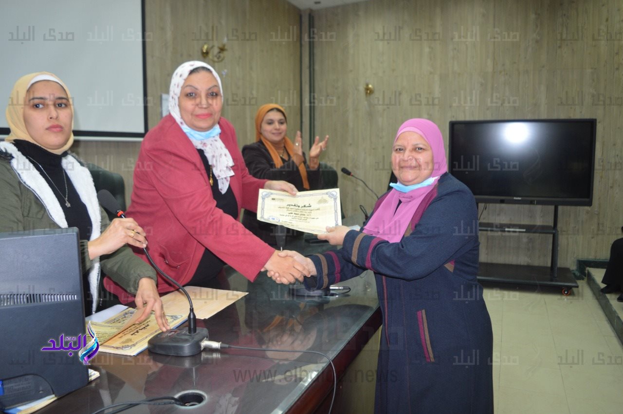 تمريض عين شمس تكرم أعضاء هيئة التدريس 