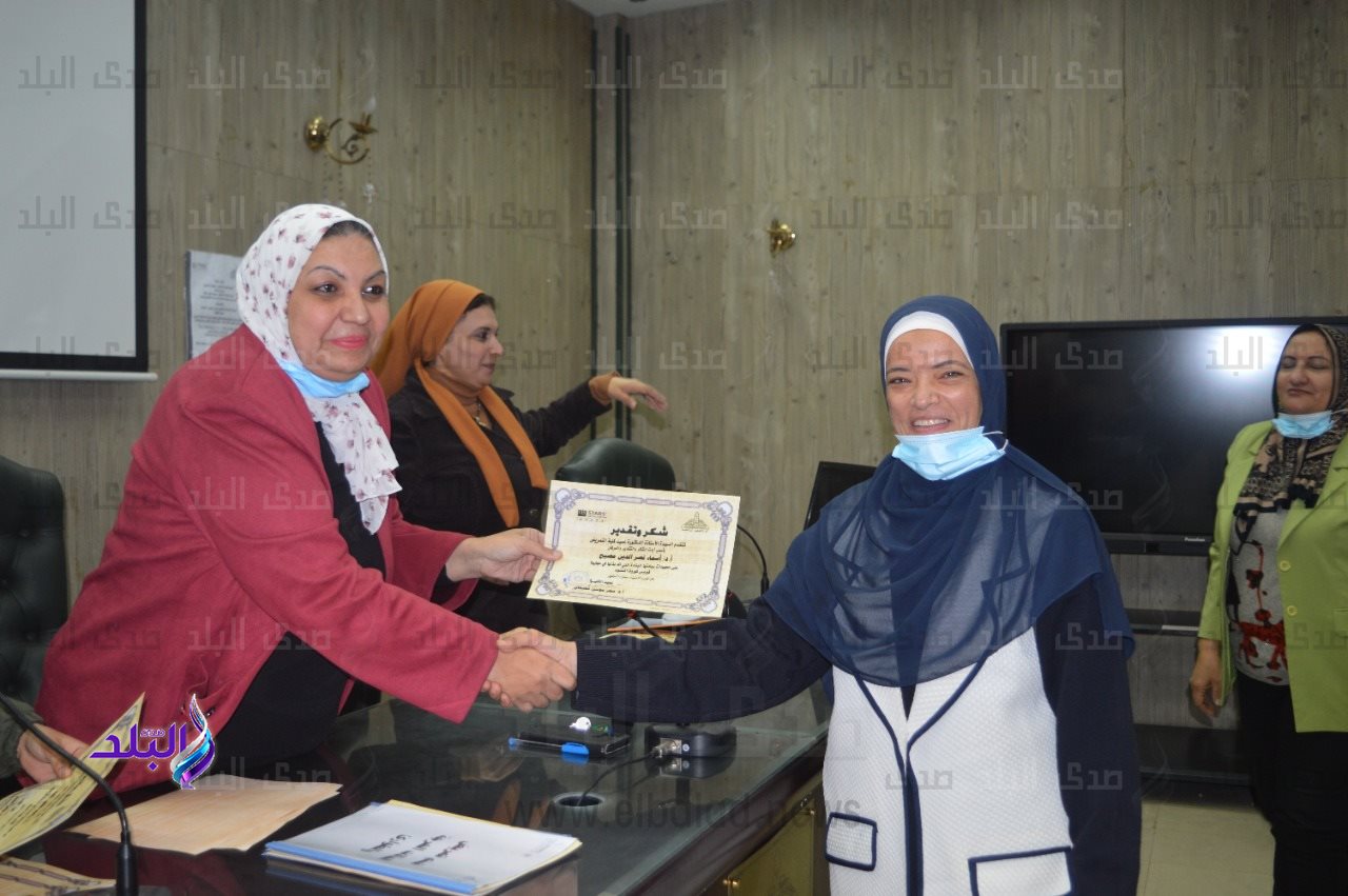 تمريض عين شمس تكرم أعضاء هيئة التدريس 