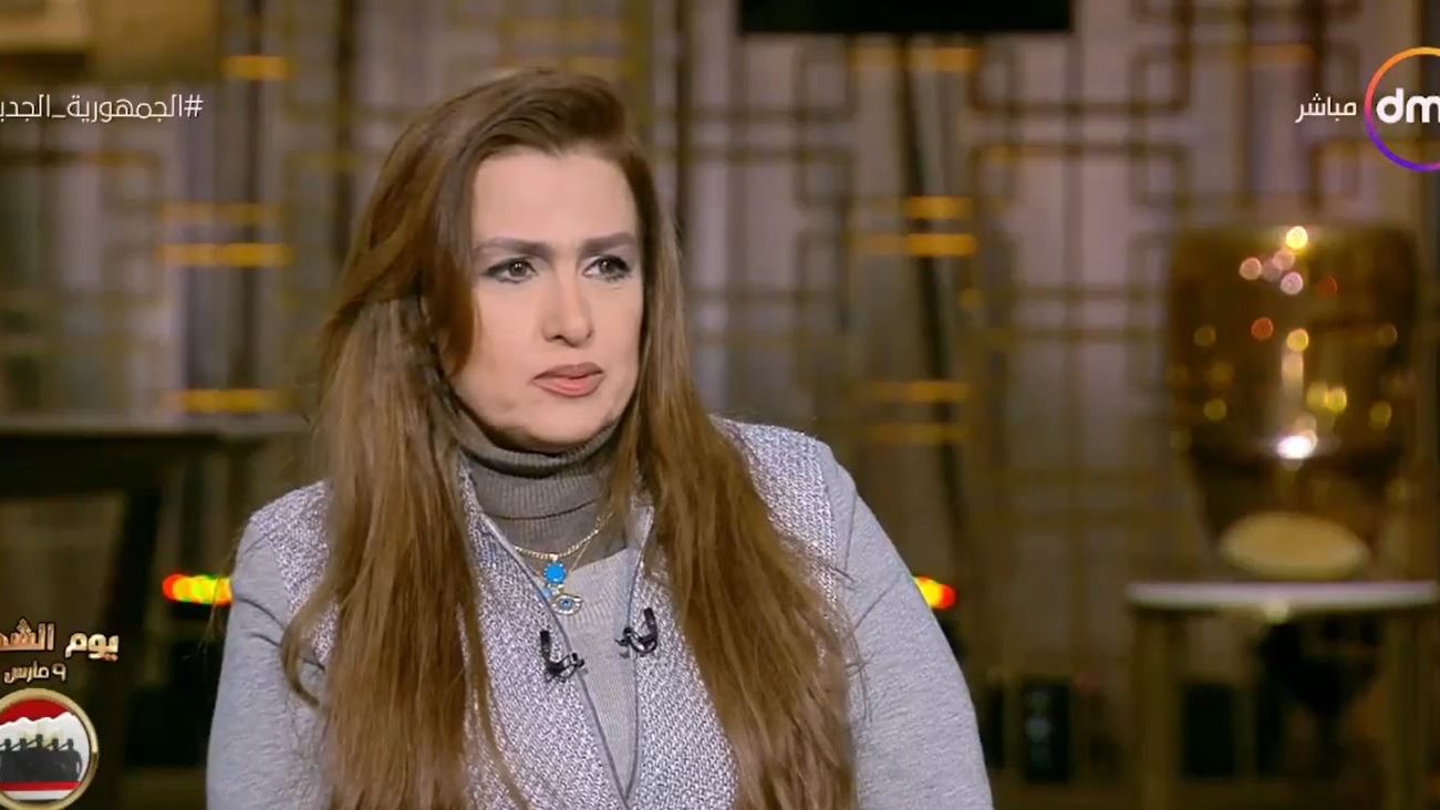  الفنانة سيمون