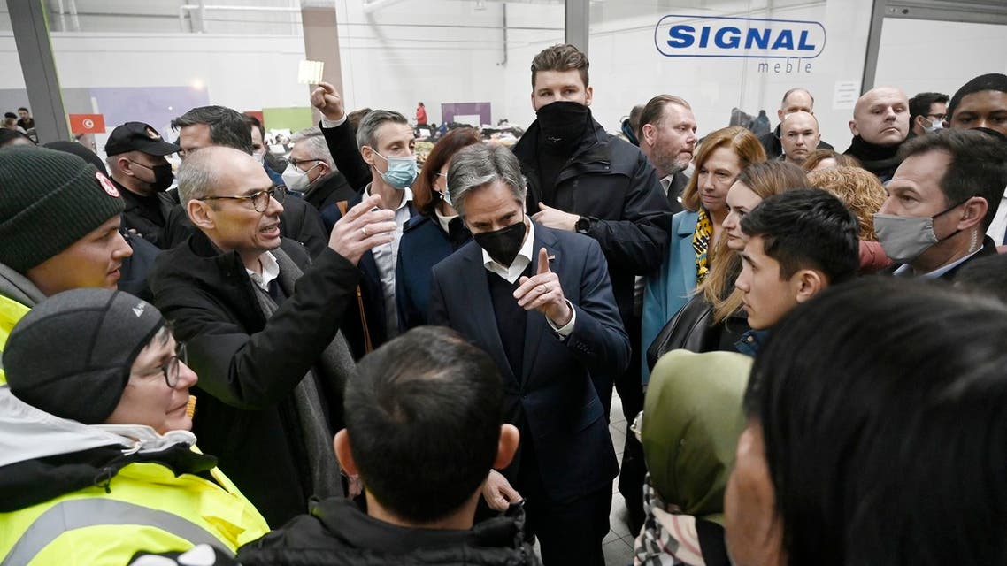 أنتوني بلينكن مع اللاجئين