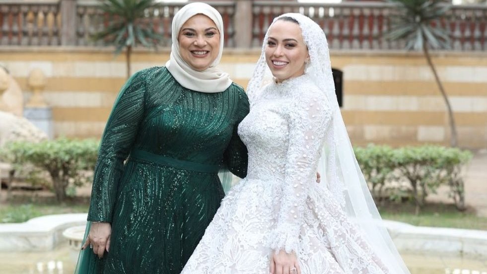 حفيدة عبد الرحمن أبو زهرة وأمها