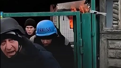 صحافيون يهربون من نيران قصف روسي عنيف في أوكرانيا