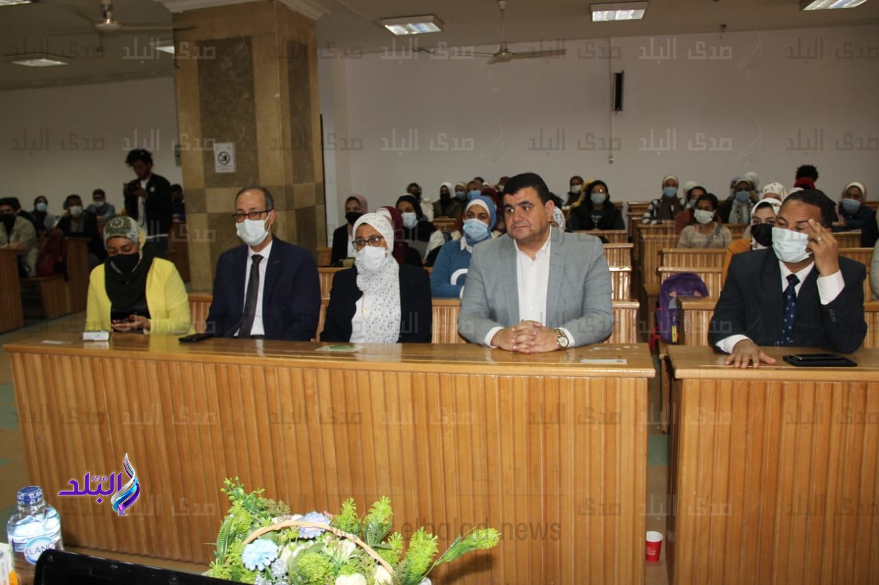 الأمير عباس حلمي الثالث بضيافة كلية الآثار جامعة عين شمس  