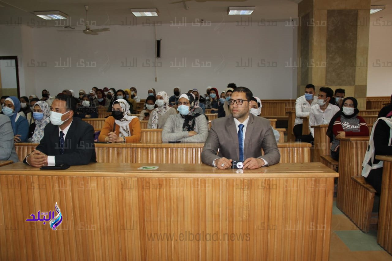 الأمير عباس حلمي الثالث بضيافة كلية الآثار جامعة عين شمس  