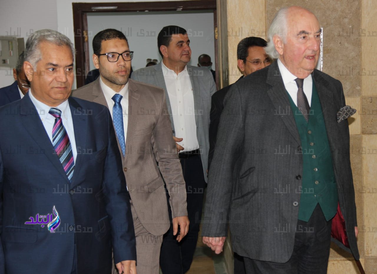 الأمير عباس حلمي الثالث بضيافة كلية الآثار جامعة عين شمس  