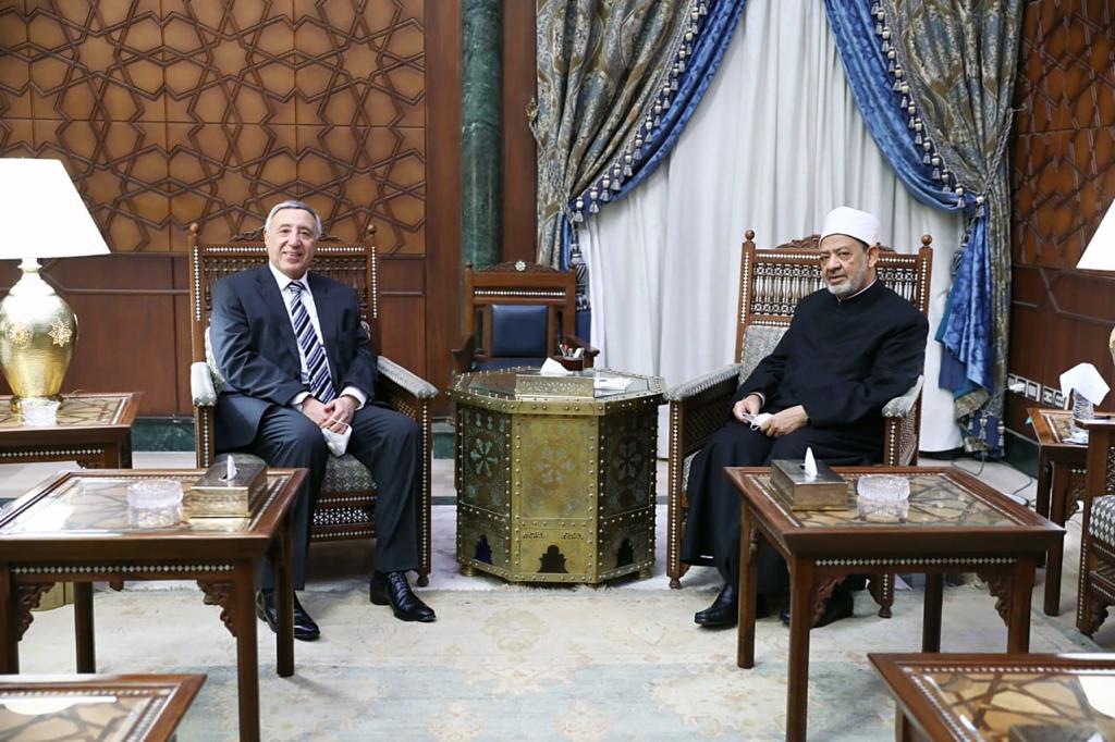 شيخ الازهر يستقبل المستشار بولس فهمي