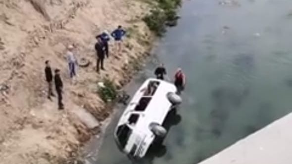 انقلاب ميكروباص بترعة الإسماعيلية 