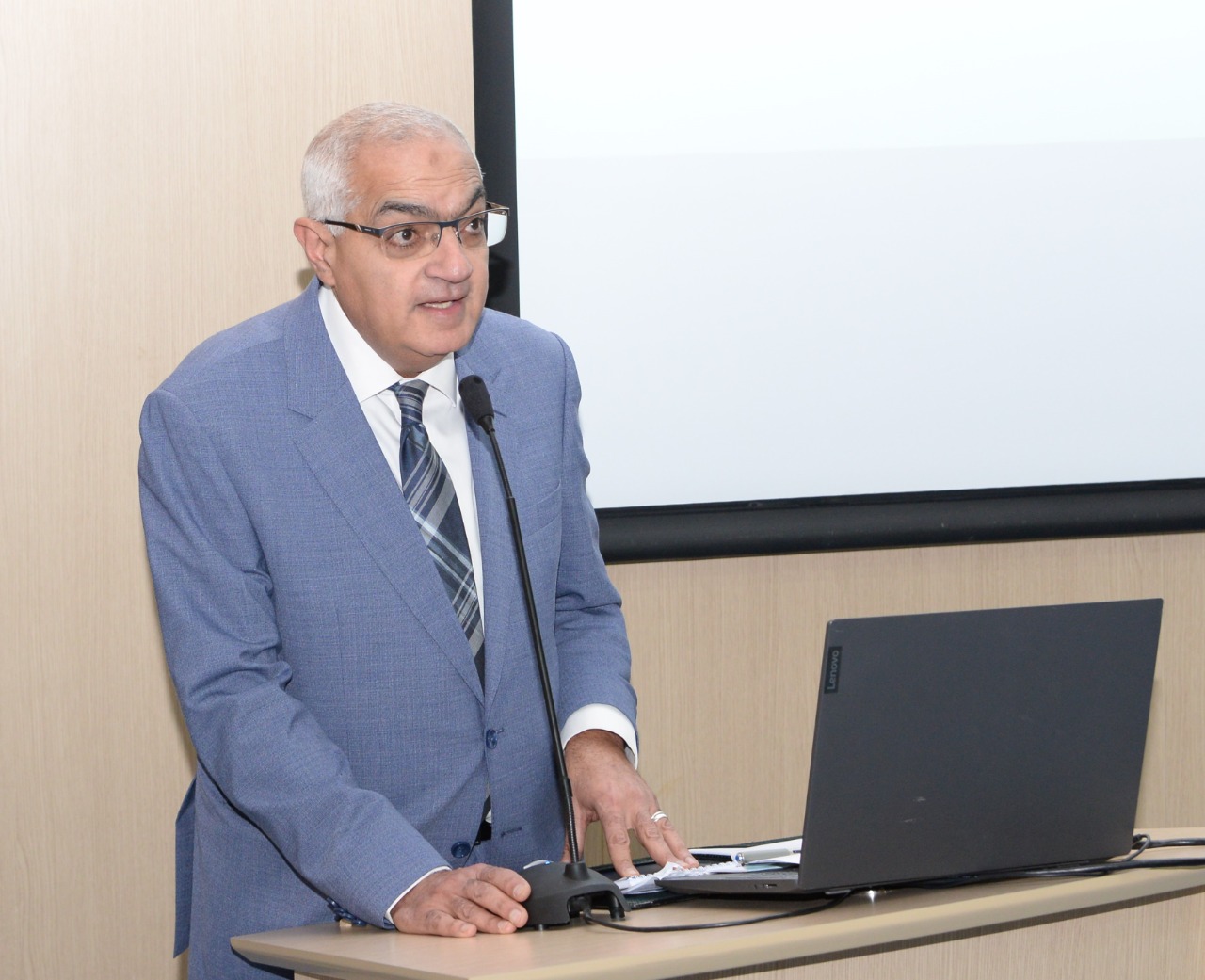 رئيس جامعة المنصورة